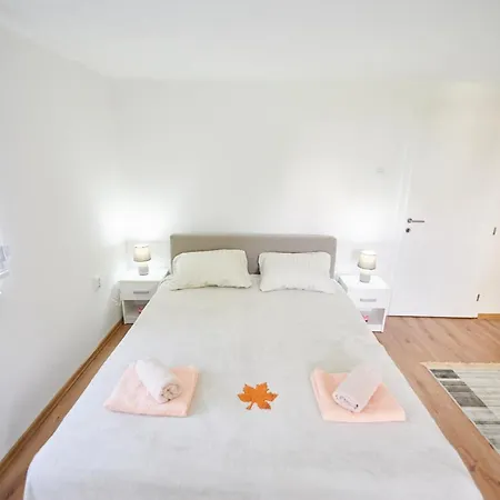 Apartment Lovely House *