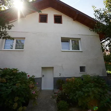 Lovely House Apartment *