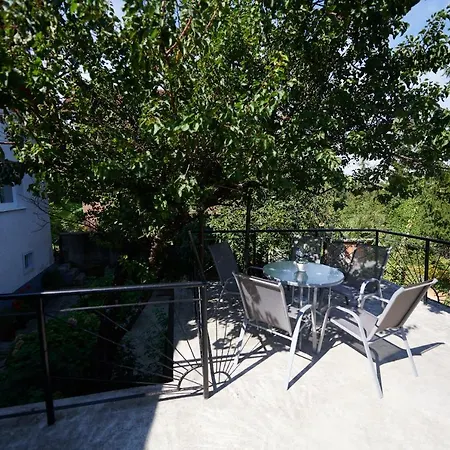 Lovely House 公寓 *